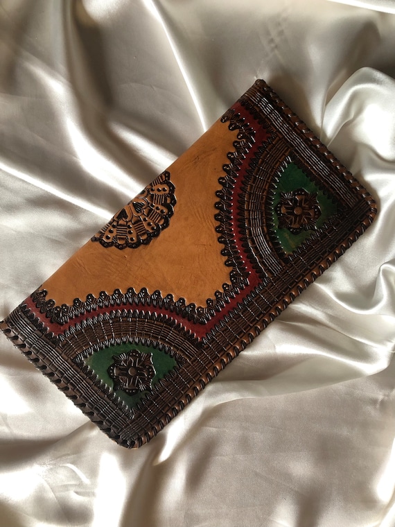 Boho Leather Wallet / 70s Tooled Leather Wallet/ L