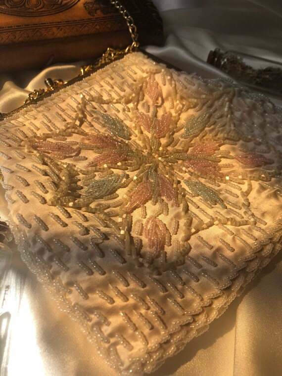 Vintage Beaded Purse / La Regale Beaded Purse