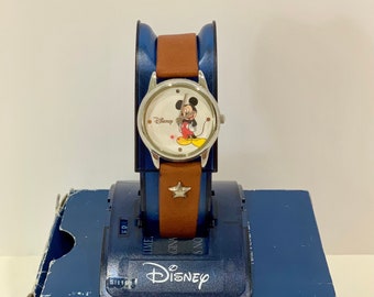 Disney Mickey Mouse Watch Ladies SII Marketing International MU0986