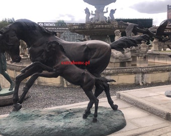 Horse with a foal made of bronze, life-size bronze horse natural size bronze horse sculpture with a foal 300cm