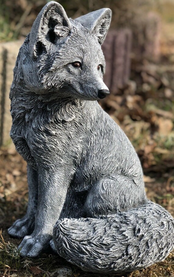 gray fox statue