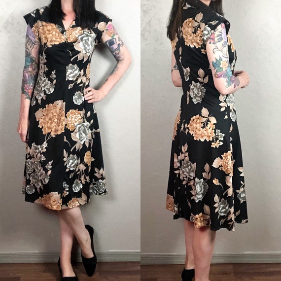 Vintage 1970s Floral A-Line Collared Dress Black