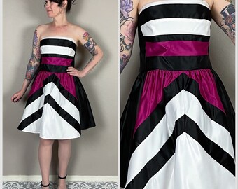 Vintage Y2K Strapless Colorblock Fit and Flare Mini Prom Dress by Teeze Me | Mini Ball Gown | Cocktail Party | Mod | 32" Waist