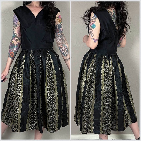 Vintage 1940s/50s Black and Gold Sleeveless Cockt… - image 3