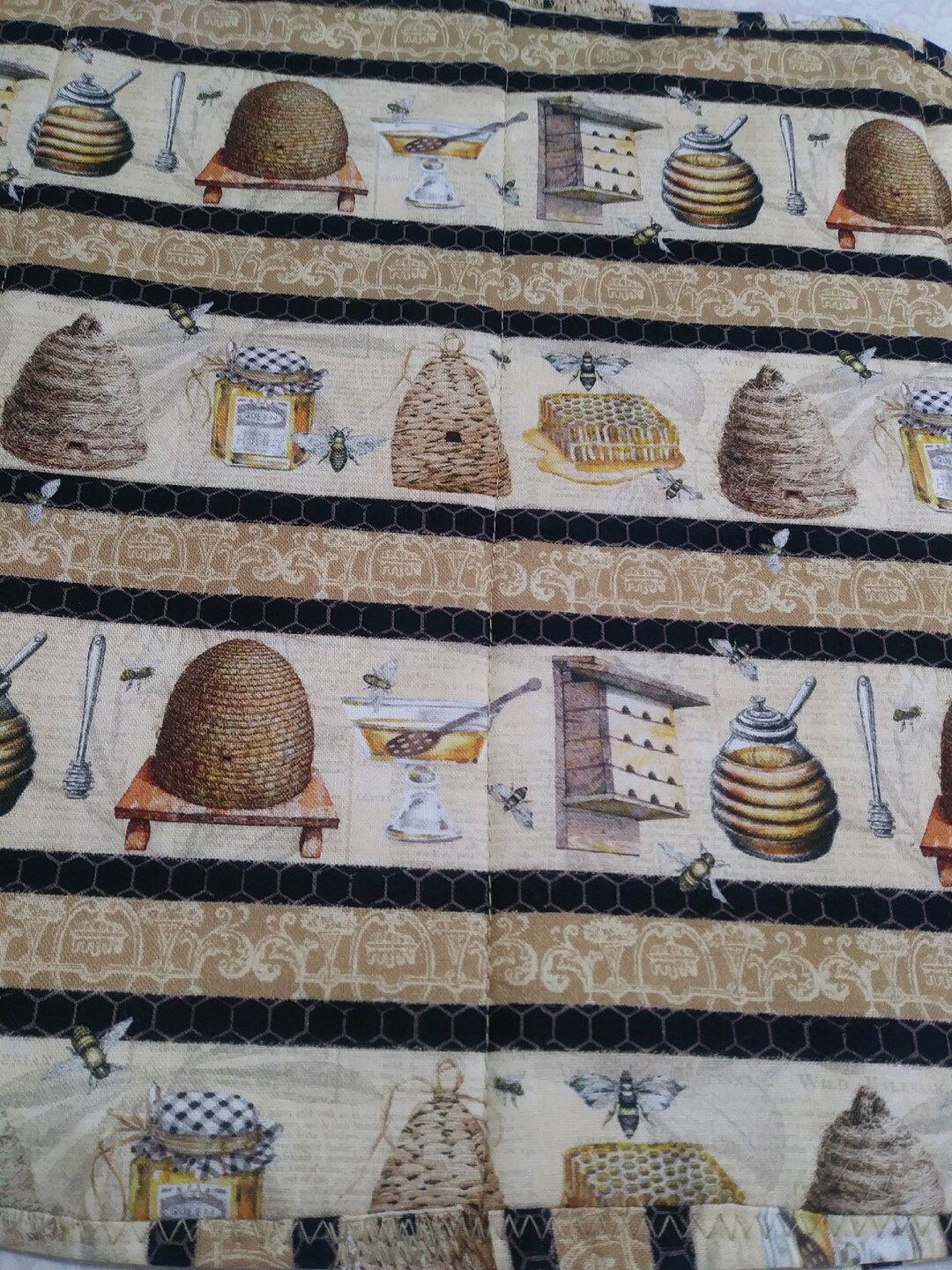 Capitol Earth Rugs Beehive Oval Placemat – 10x15 Hand-Painted Braided Jute