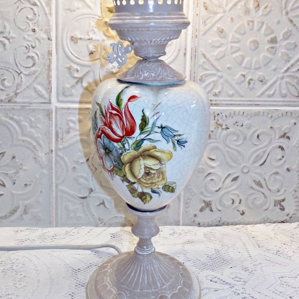France Vintage -Superbe Lampe Ancienne en Porcelaine et Laiton, patinée en Beige et blanc avec Globe en Verre - Campagne chic, Shabby chic