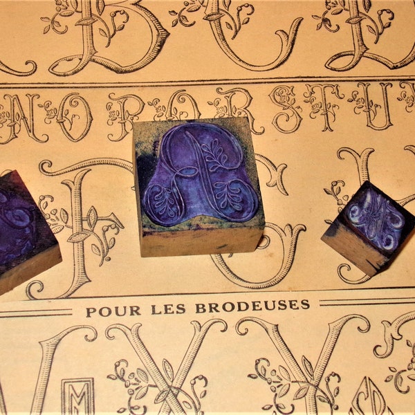 1890 France - 3 Tampons à Broder anciens Monogrammes "R" et "M" - French Antic Embroidery 1890