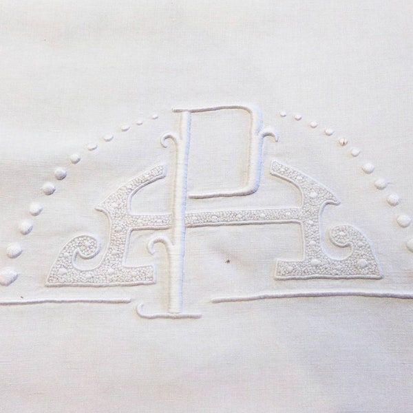 1930 Vintage France - Drap Ancien en Métis blanc français Brodé à la main Monogramme P - FRENCH Vintage Embroidered Sheet