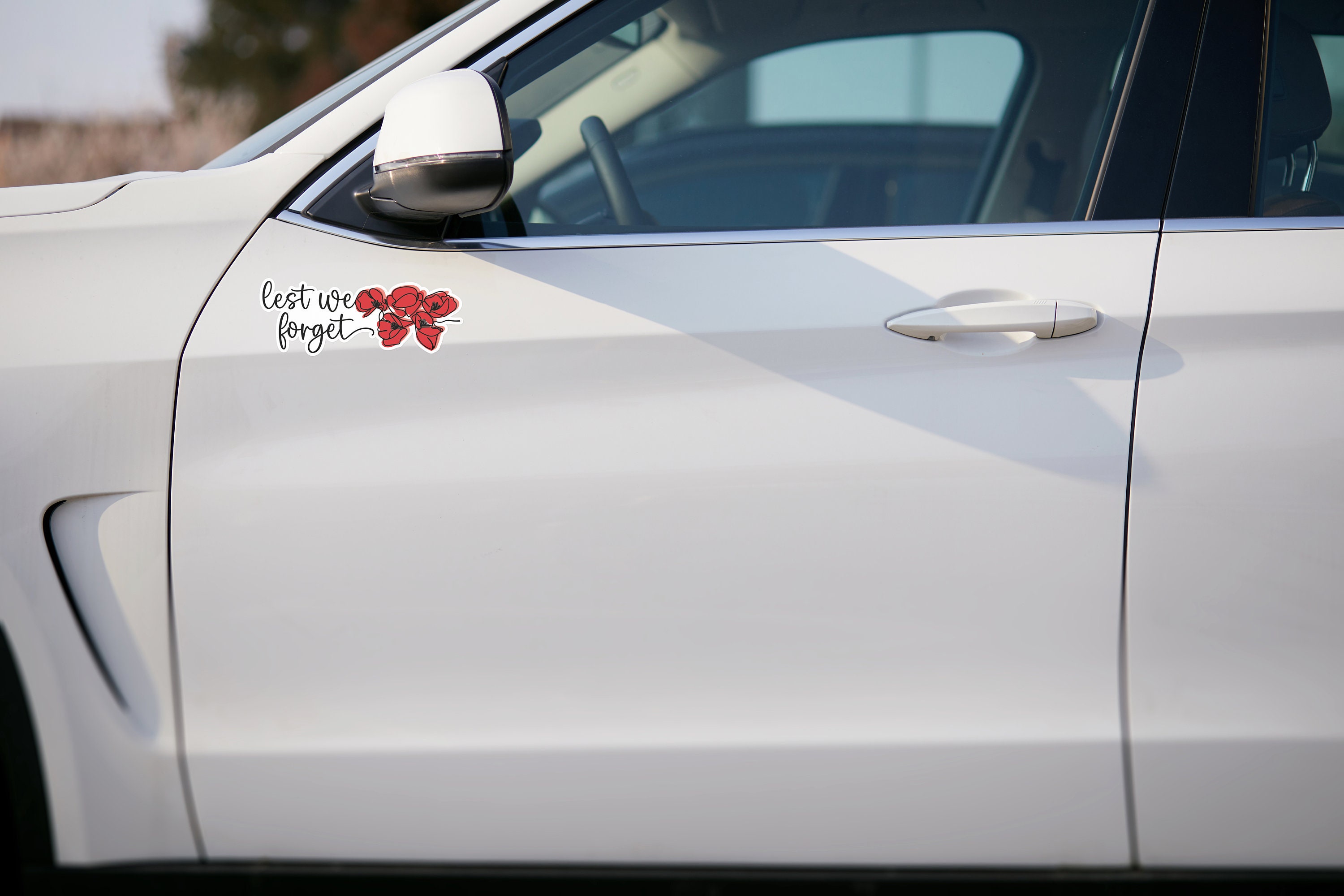 Mohnblume Aufkleber Gedenken Vinyl Aufkleber 'Damit Wir Nicht Vergessen' Mit Mohn – Hochglanz-Sticker Für Auto, Helm Oder Fenster Vinyl Aufkleber Erinnerung