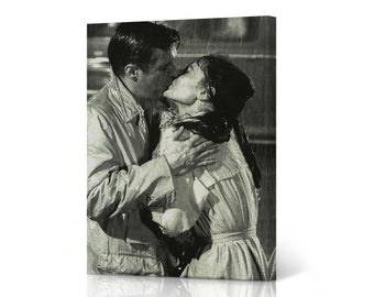 Audrey Hepburn Wall Art George Peppard Kissing Scene Breakfast at Tiffany's Black and White Canvas Wall Art Print Bedroom Decor Living Room
