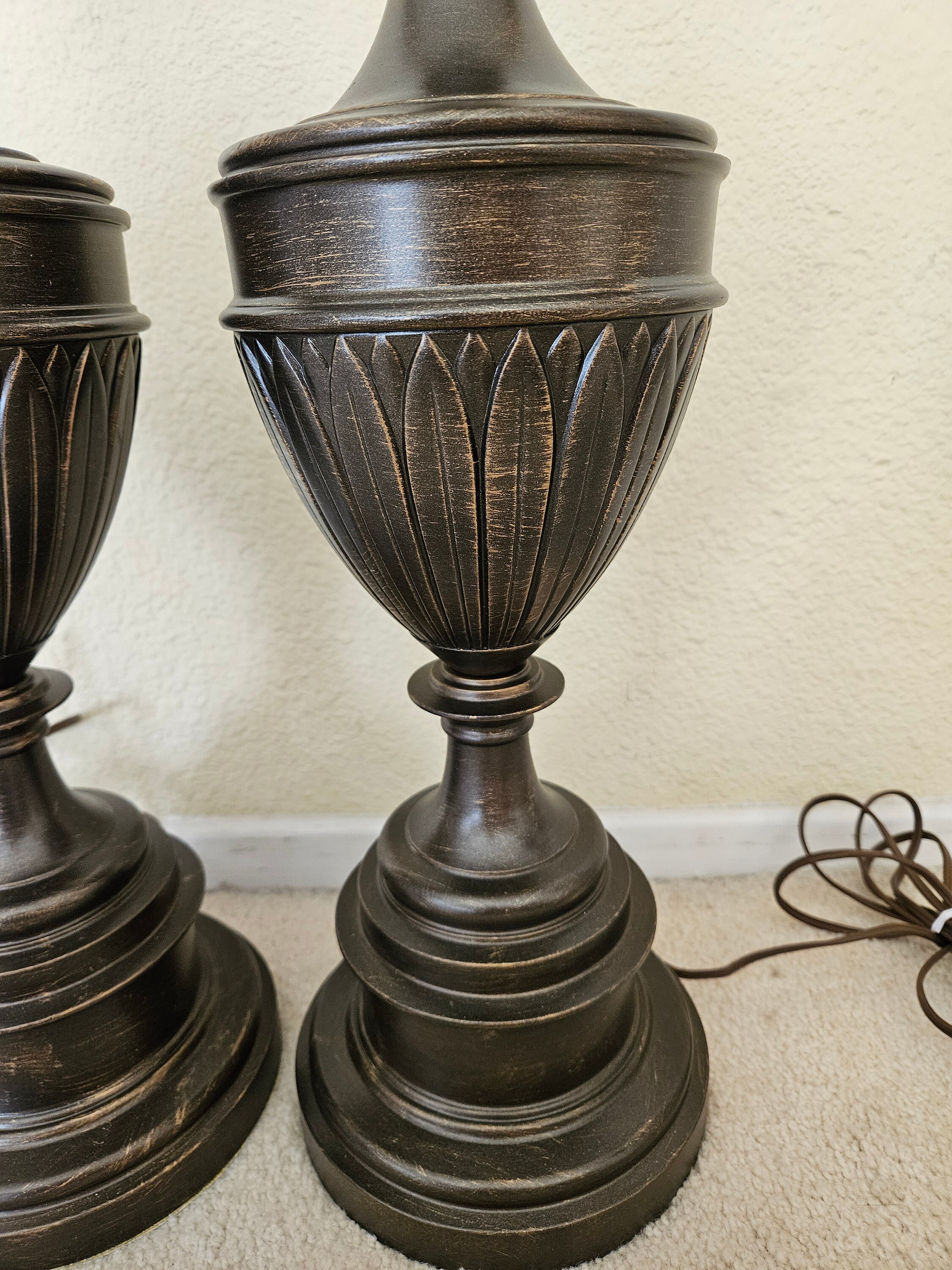 2 Vintage Stiffel Lamps, Old Stiffel Table Lamps in Bronze 2 Vintage Stiffel Lamps, Old Stiffel Table Lamps in Bronze