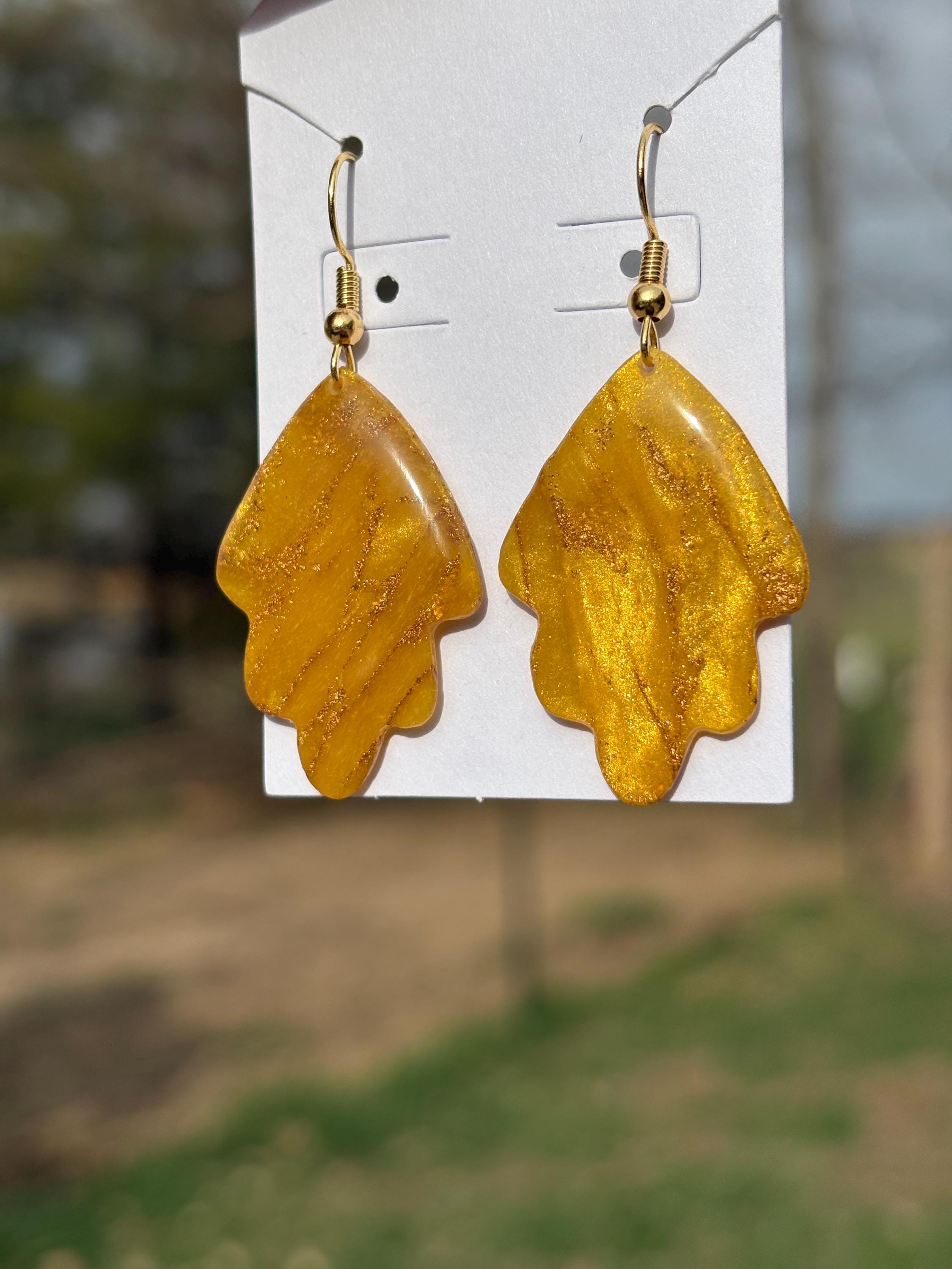 輝く葉っぱ　　イヤリング価格となっております 黄金に輝く葉っぱのイヤリング - Etsy 日本