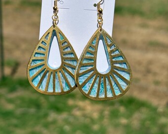 Blue elegant teardrop earrings