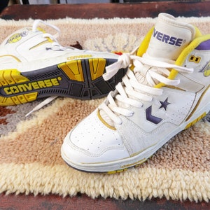 Laker converse deals