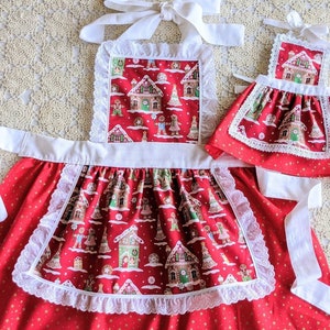 Girls Red Christmas Gingerbread House Apron, Christmas Apron, Mommy and Me Apron, Retro Christmas Apron, kids apron