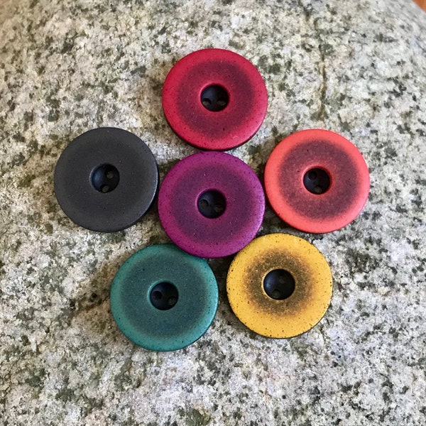 Five, NOS, Matt, Aged Union Knopf 23mm Buttons in a Choice of Six Colours.