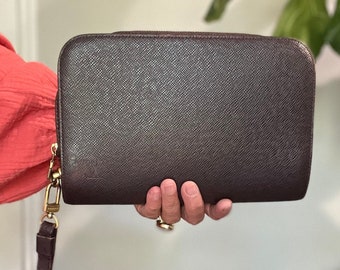 Louis Vuitton Pochette Baikal Clutch Taiga Leather