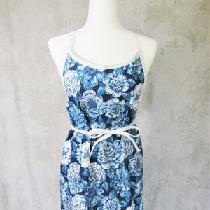 Reversible Floral Kitchen Apron: Vintage Cotton Chef-Style with Pocket