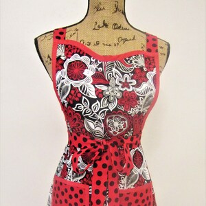 RETRO ADULT Apron Size SMALL Red n Black cotton apron with pockets, bias trim, handmade apron