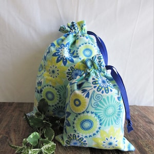 Boho Floral Flannel Gift Bags: Eco-Friendly Fabric Drawstring Bag