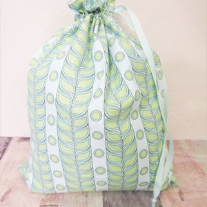 Boho Retro Print Fabric Gift Bag: Reusable Drawstring Bag