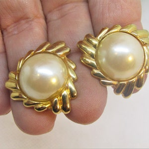 Orecchini moda VINTAGE, Mobe Pearl, POST, tono oro