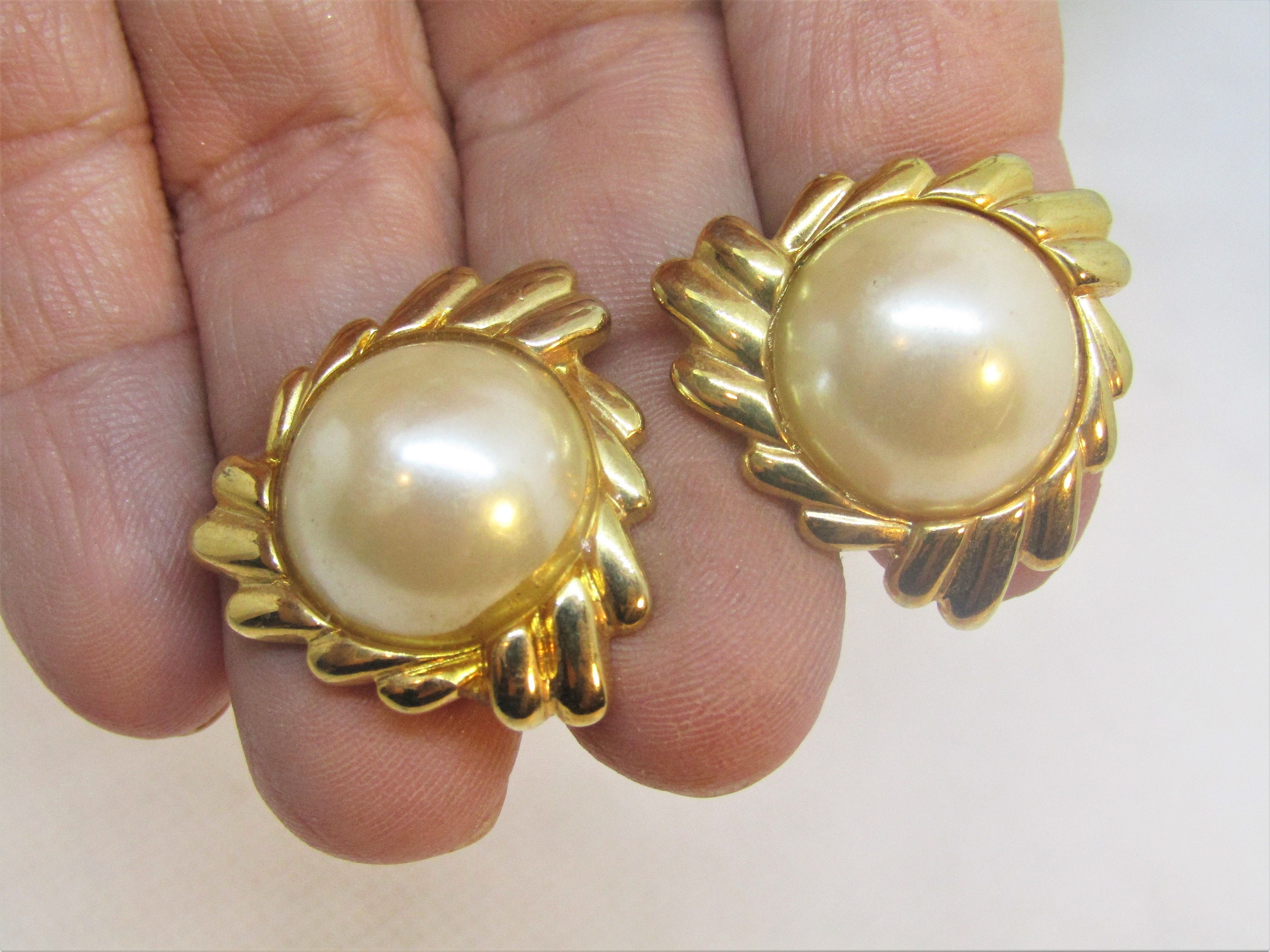 Mobe on sale pearl earrings