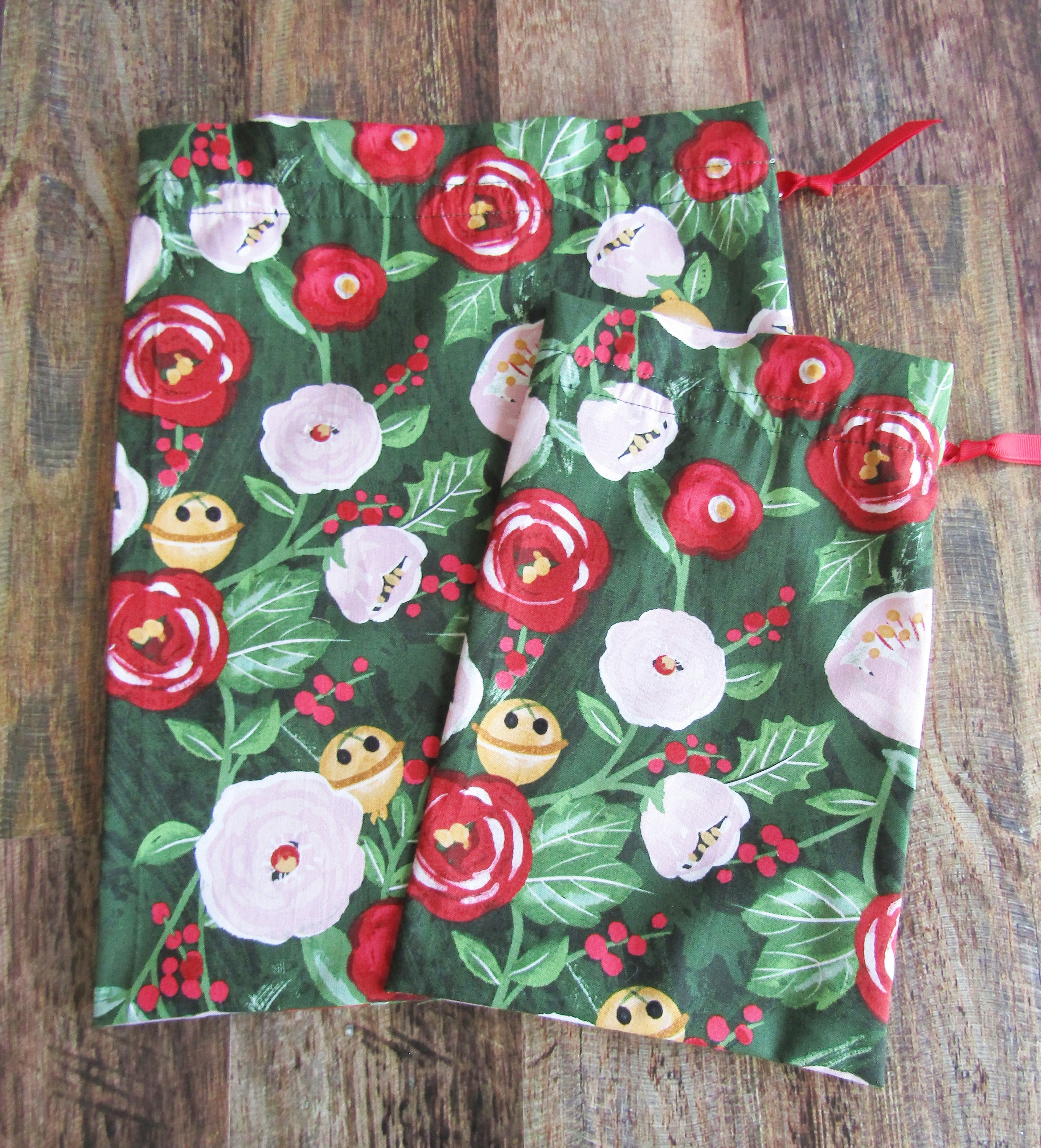 ECO-FRIENDLY Gift Bags HOLIDAY Gift Bags Christmas Floral - Etsy UK