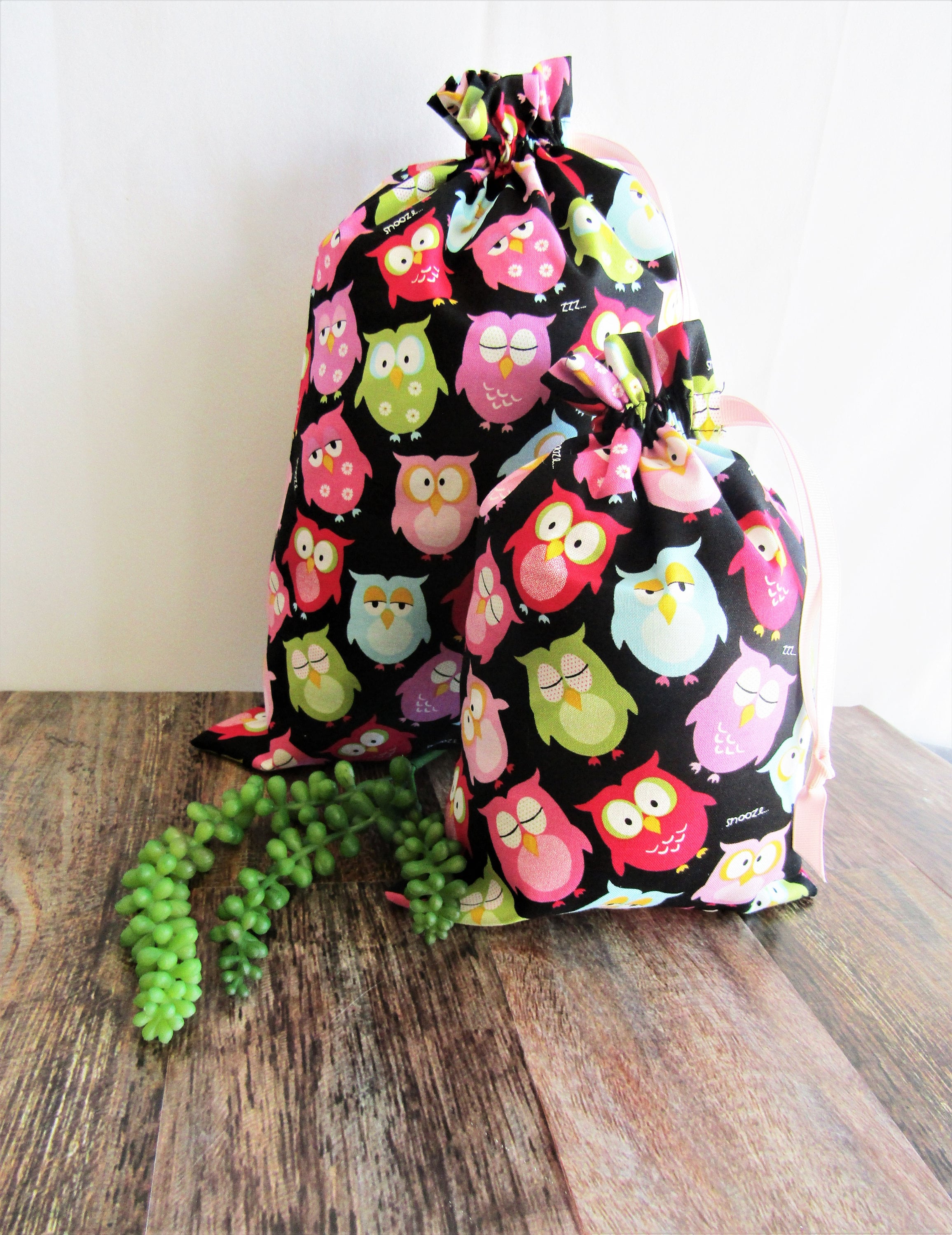 Owl Print Cloth Gift Bags: Reusable Drawstring Favor Bags