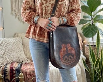 Vintage 70s Unisex Hand Tooled Leather Shoulder Bag Hippie Grunge Festival