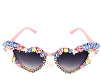 Soft Pink Floral Cat Eye Sunglasses Festival Garden Party  display picture 3