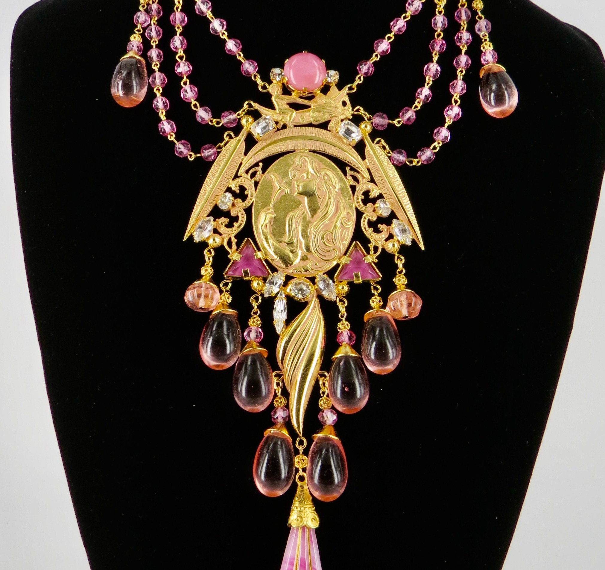 Necklace for older ladies deals