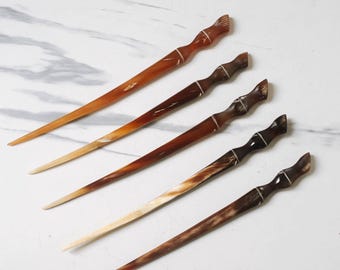 Horquillas de cuerno natural, horquillas de cuerno de búfalo, sujetador de moño, horquilla minimalista de dos puntas, sujetador de coleta minimalista/Regalo para ella