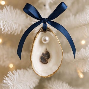 Oyster Shell Christmas Ornament, Oyster Christmas Gift Ornament, Personalized Coastal Beach Decor, Shell Christmas,Pearl Shell Gift Ornament