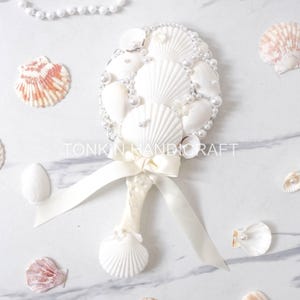 Personalized Mermaid Seashell Mirror, Mermaid Handheld mirror, Bridesmaids Gifts, Gift for Her, Gift for Mother, Seashell Mirror Decoration