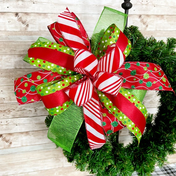 green and red christmas ribbon