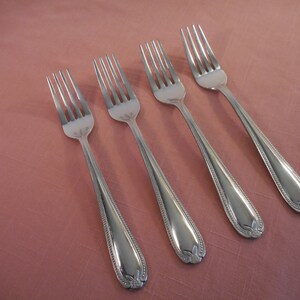 Set of 4 Temp-Tations OLD WORLD BEAD Stainless Salad Forks TF4 Temptations