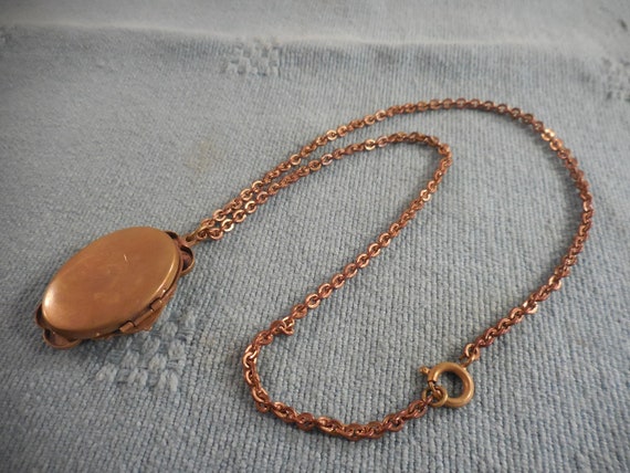 Vintage Gold Tone* Locket Pendant Necklace Black … - image 7