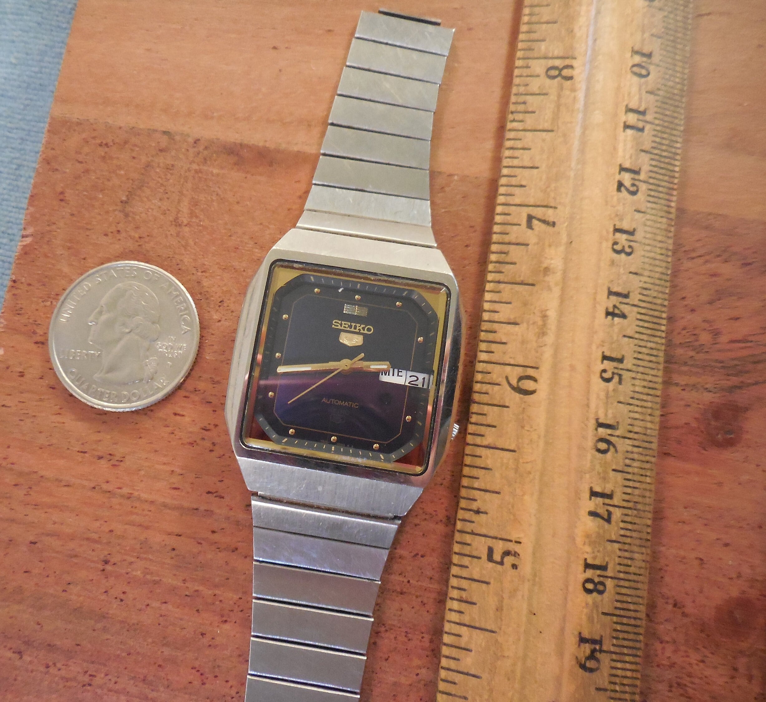 Vintage SEIKO Automatic 7S26-2080 Date TV Case Style Watch