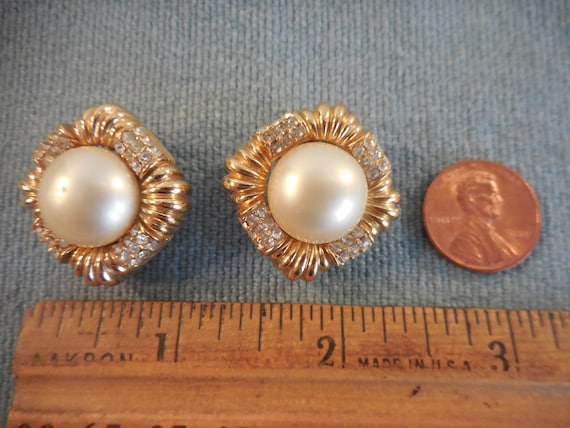 CINER Faux Pearl Rhinestone Clip On Earrings - image 7