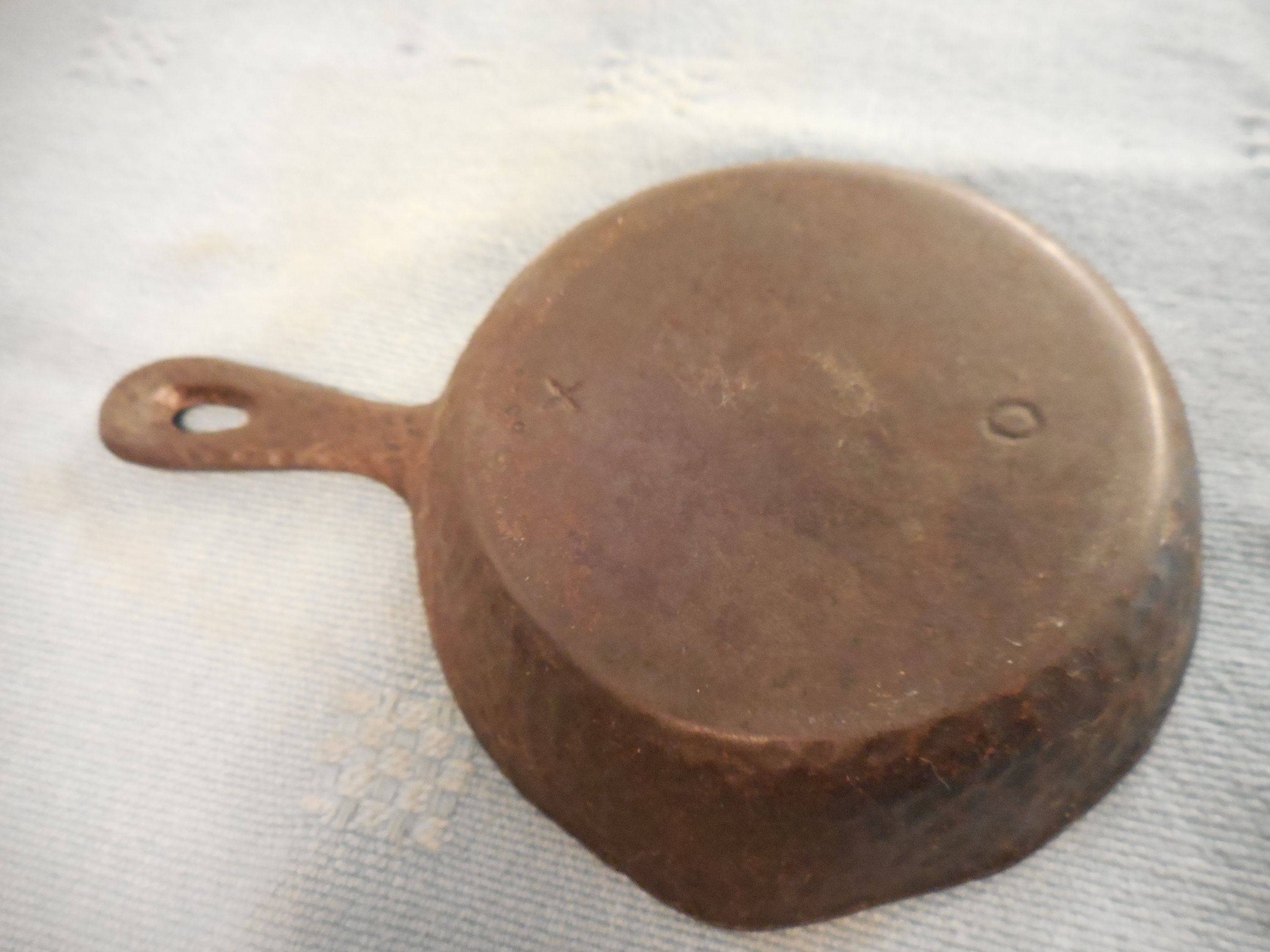 Small Cast Iron Pan – Moth