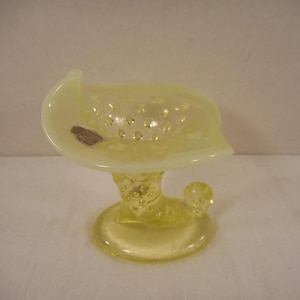 Vintage Mini Fenton Yellow Vaseline CORNICOPIA Opalescent Hobnail Uranium Glass Vase
