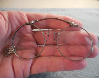 14K White Gold Spring Oxford and Silver Metal Accent FOLD UP Glasses T&P  Lens MISSING*