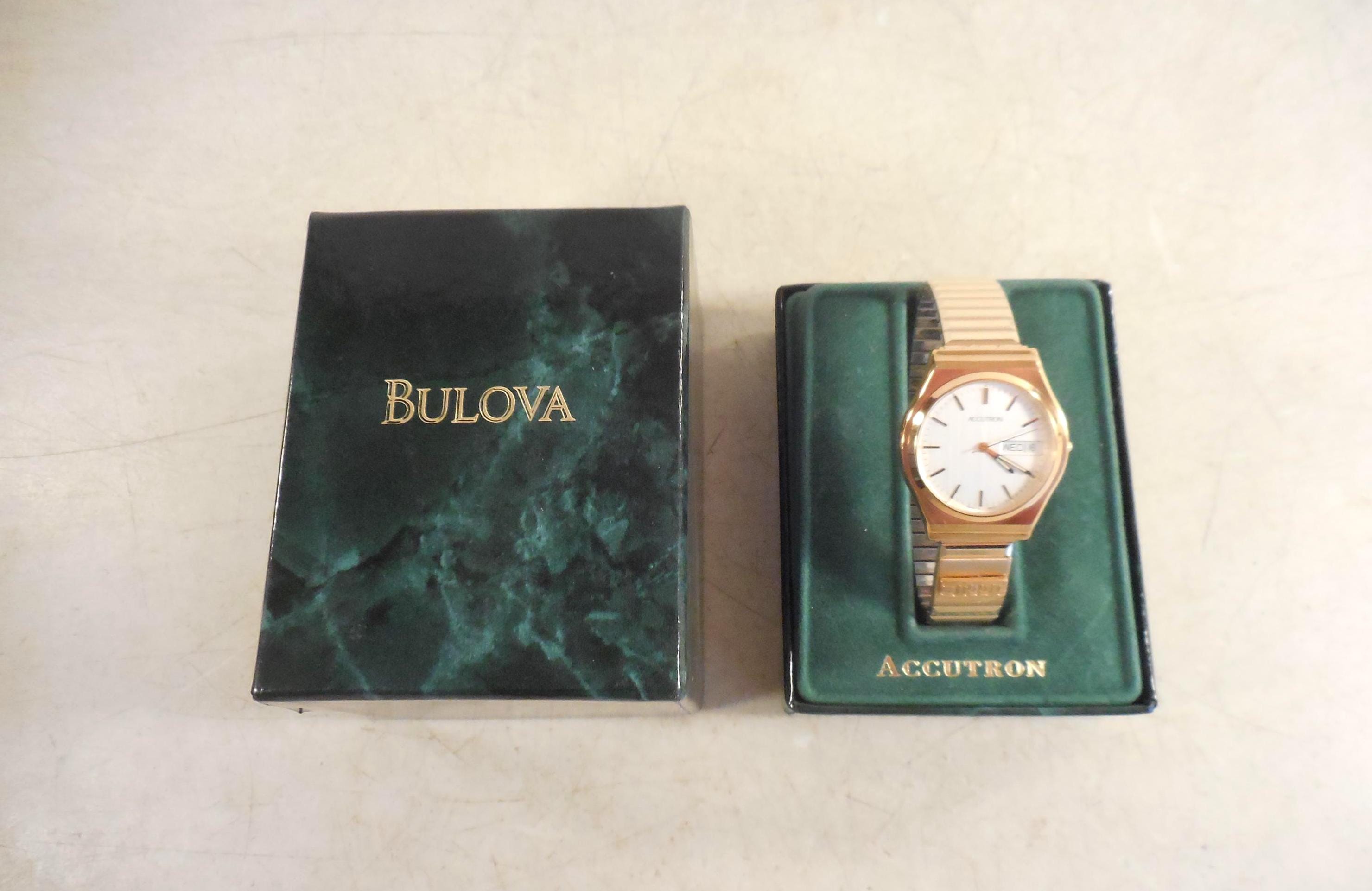 Vintage Bulova Accutron - Etsy