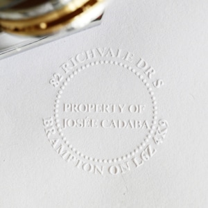 Timbro goffratore personalizzato, timbro goffratore per libri, dalla libreria di goffratori, timbro della libreria, timbro goffratore monogramma