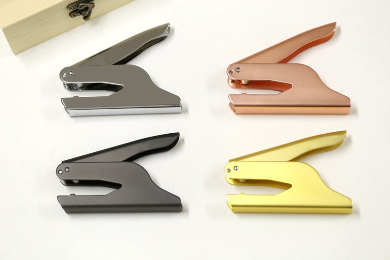 From the library of embosser Custom Embosser StampBook image 3