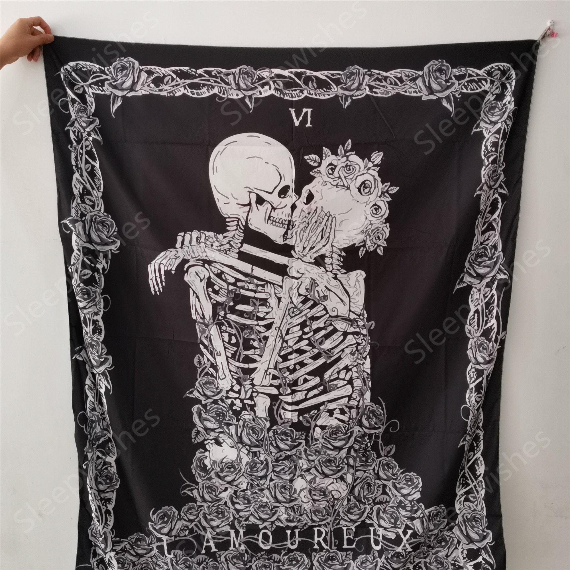 Skull Tapestry the Kissing Lovers Tapestry Black Tarot - Etsy Norway