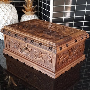 Wooden Jewelry Box, Wooden Treasure Chest, Jewelry Organizer, Anniversary Wife, Gifts For Women, Gift For Her, Gifts For Mom, Wedding Gift