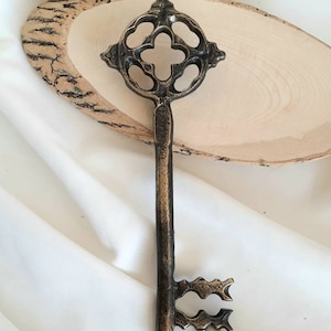 Decorative Large Brass Key, Key Skeleton, Skeleton Key, Unique Gift Ideas, Wedding Favors, Brass Decor, Rustic Home Decor, Housewarming Gift
