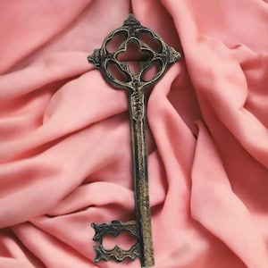 Solid Skeleton Key, Decorative Skeleton Key, Brass Key Wall Art, New Favors, Wedding Favors, Brass Decor, Skeleton Key, Rustic Home Decor
